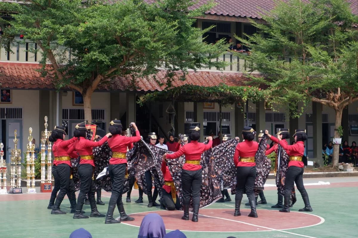 Semarak Hari Ketiga MPLS SMEGA: Siswa Baru Antusias Menyaksikan Unjuk Kebolehan 20+ Ekstrakurikuler